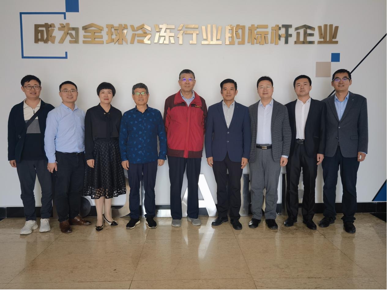 欢迎国内外知名大学教授团队莅临公司参观交流